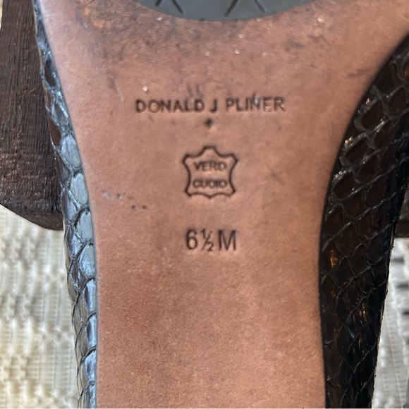 Donald J. Pliner Adore Pointed Toe Flats - Picture 10 of 10